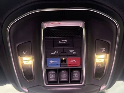 New 2025 Jeep Grand Cherokee Limited w/ Black Appearance Package image 12