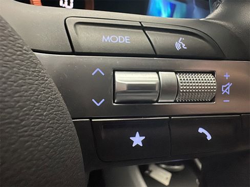 Certified 2025 Hyundai Kona SEL image 21