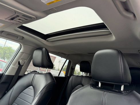 Certified 2024 Toyota Highlander XLE image 18