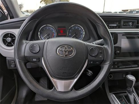 Used 2017 Toyota Corolla LE image 15