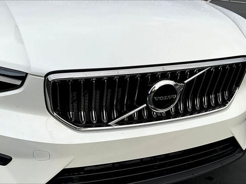 Used 2025 Volvo XC40 B5 Core w/ Protection Package Premier image 32