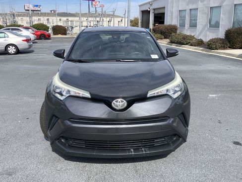 Used 2018 Toyota C-HR XLE image 8