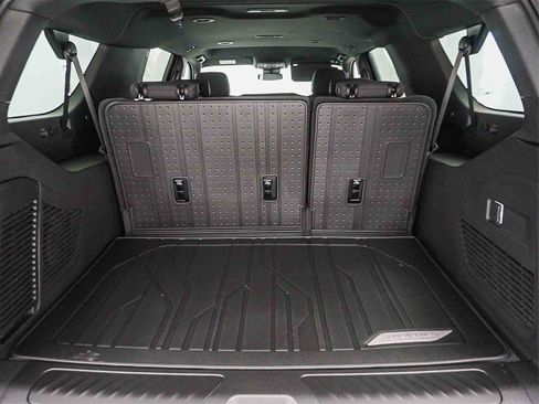 New 2026 Chevrolet Suburban LS image 24