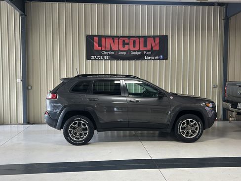 Used 2022 Jeep Cherokee Trailhawk w/ Sun, Sound & Nav Group AWD/4WD image 2