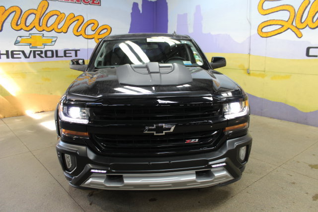 Used 2017 Chevrolet Silverado 1500 LT w/ Midnight Edition AWD/4WD image 3