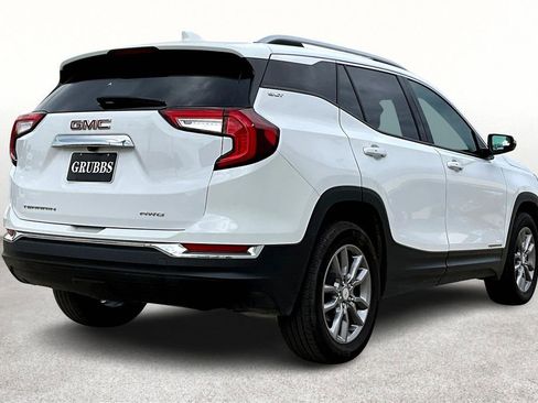 Certified 2024 GMC Terrain SLT image 2
