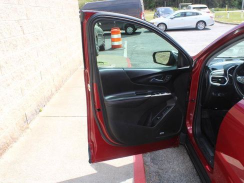 Used 2018 Chevrolet Equinox Premier FWD image 15