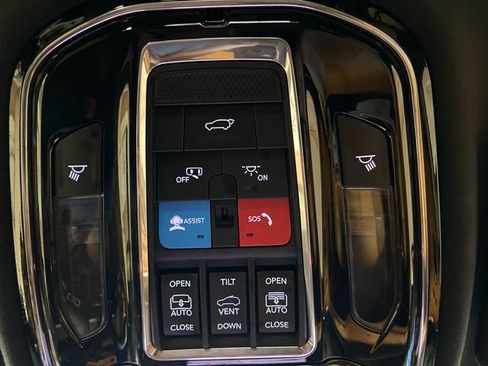 Used 2023 Jeep Grand Cherokee Summit image 23