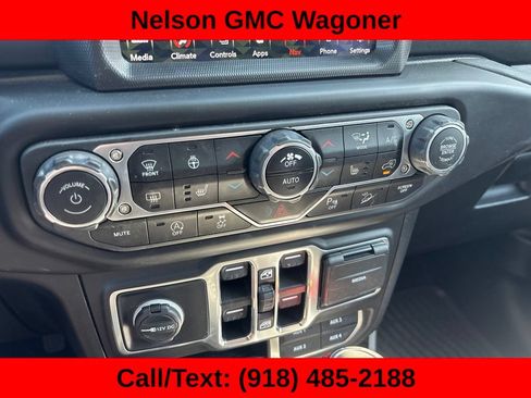 Used 2020 Jeep Wrangler Unlimited Sahara AWD/4WD image 13