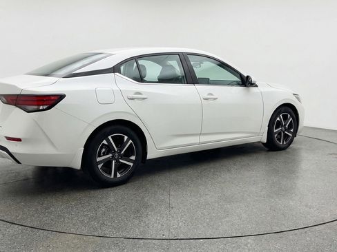 Used 2025 Nissan Sentra SV FWD image 9