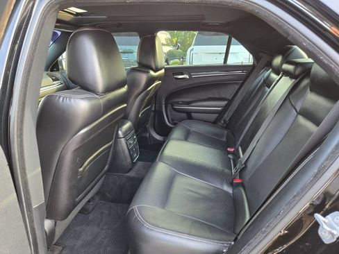 Used 2018 Chrysler 300 S w/ 300S Premium Group 2 RWD image 37