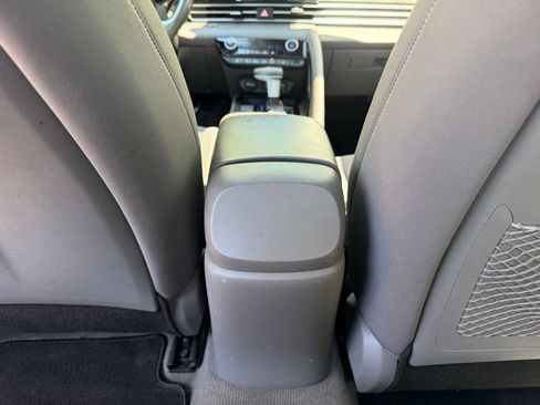 Used 2022 Hyundai Elantra SEL w/ Convenience + Premium Package FWD image 27