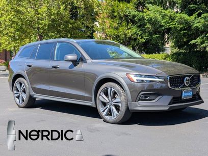 Used 2025 Volvo V60 B5 Cross Country Plus