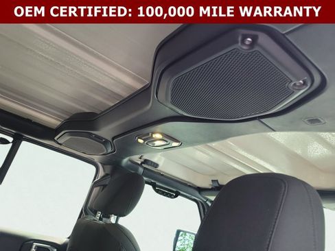 Used 2023 Jeep Wrangler Unlimited Sahara w/ Cold Weather Group AWD/4WD image 16