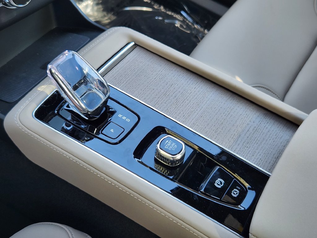New 2027 Volvo XC90 T8 Plus AWD/4WD image 12