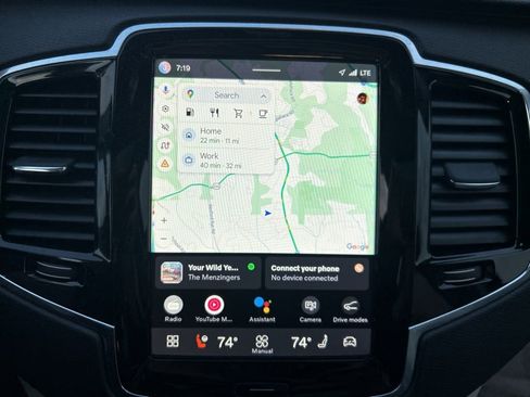 Used 2025 Volvo XC90 B6 Plus w/ Protection Package image 11