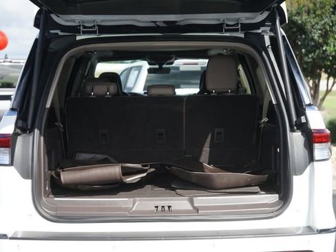 Used 2024 Lincoln Navigator L Reserve AWD/4WD image 34