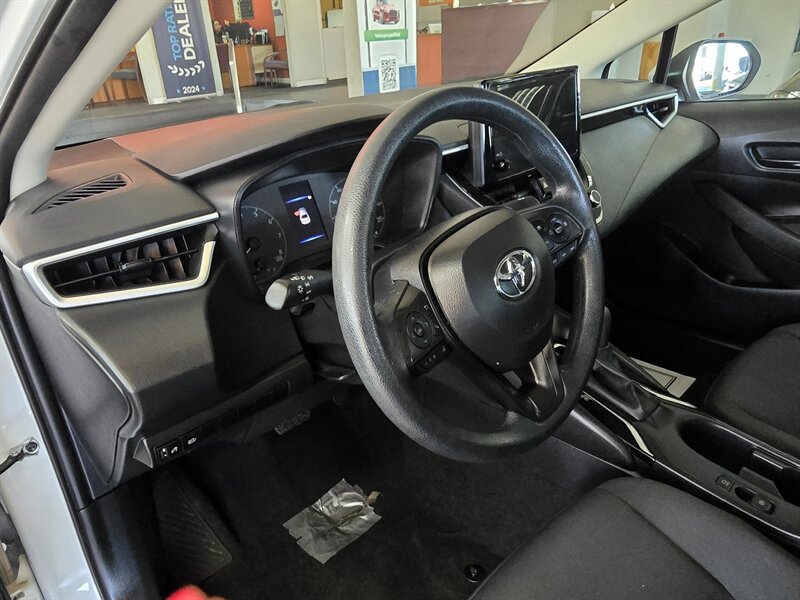 Used 2025 Toyota Corolla LE FWD image 10