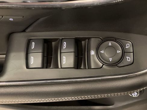 Used 2022 Buick Envision Essence w/ Technology Package I image 15