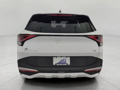 Used 2025 Kia Sportage LX AWD/4WD image 24