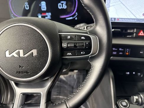 Used 2025 Kia Sportage EX AWD/4WD image 13