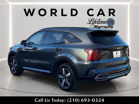 Used 2022 Kia Sorento S FWD image 5