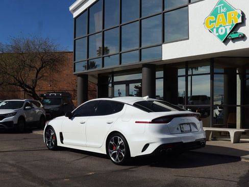 Used 2019 Kia Stinger GT2 image 9