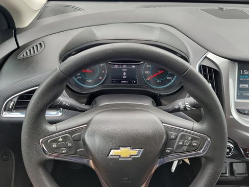 Used 2018 Chevrolet Cruze LT FWD image 22