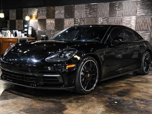 Used 2018 Porsche Panamera 4 image 7