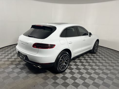 Certified 2018 Porsche Macan S AWD/4WD image 7