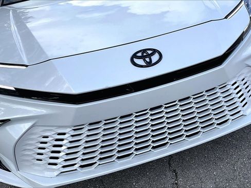 Used 2025 Toyota Camry XSE image 29