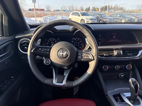 Certified 2024 Alfa Romeo Stelvio Veloce image 16