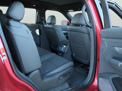 New 2024 VinFast VF 9 Plus AWD/4WD image 19