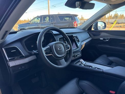 Used 2023 Volvo XC90 T8 Ultimate image 19