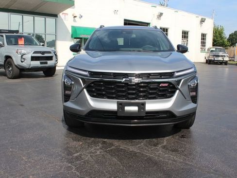 Used 2025 Chevrolet Trax RS w/ Driver Confidence Package FWD image 14