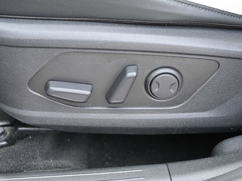 Used 2023 Kia Sportage EX image 18