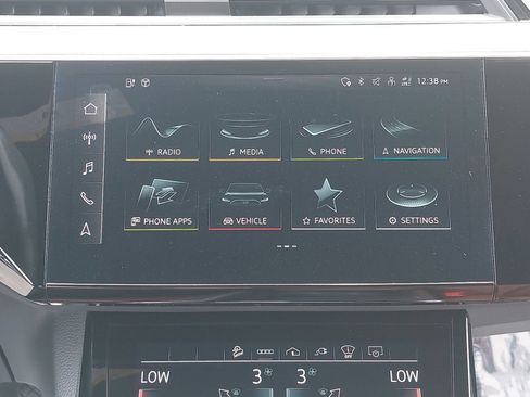 Certified 2022 Audi e-tron Prestige w/ Prestige Package AWD/4WD image 24