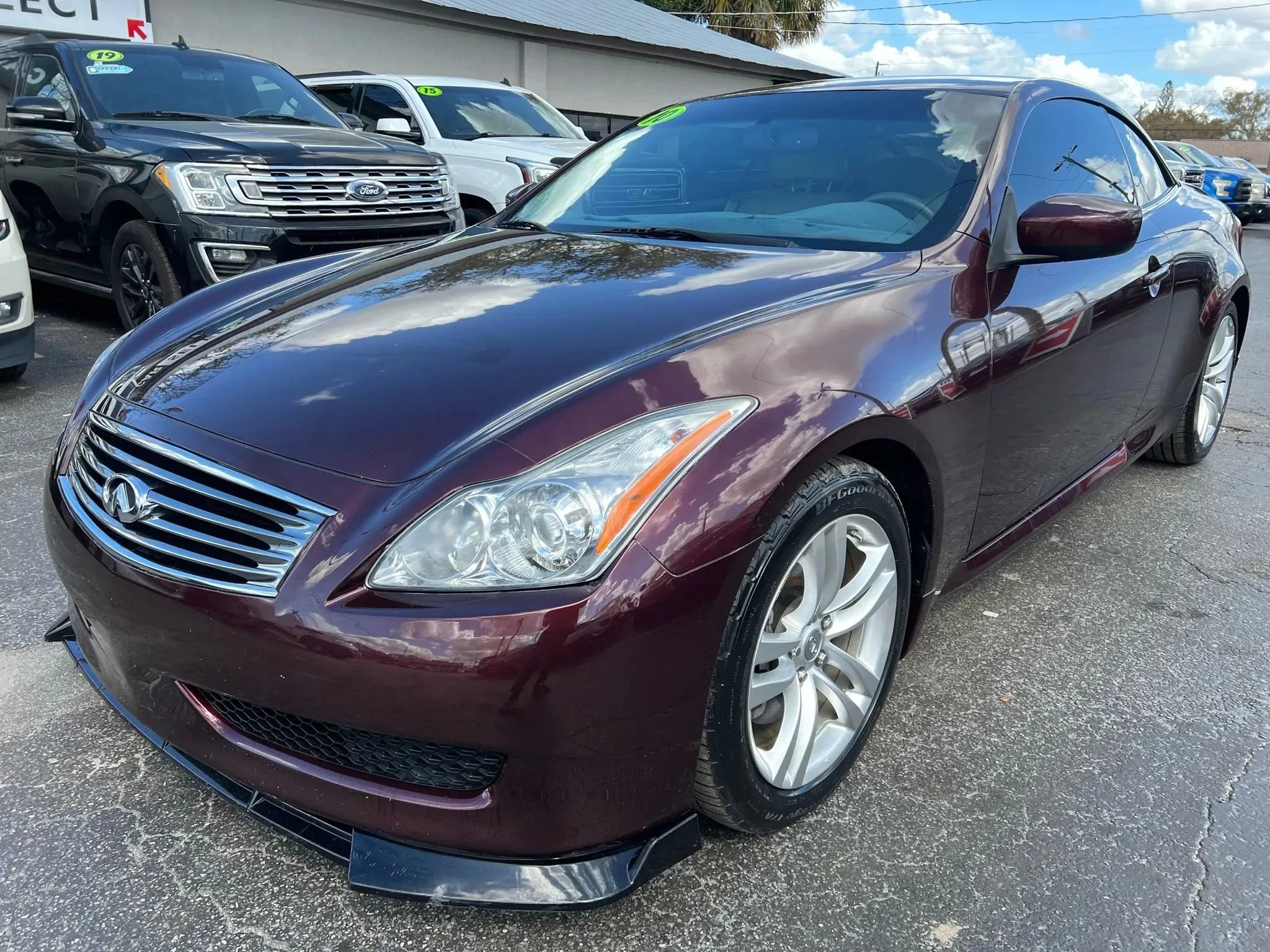 Used 2010 INFINITI G37 Convertible w/ Premium Pkg RWD image 2