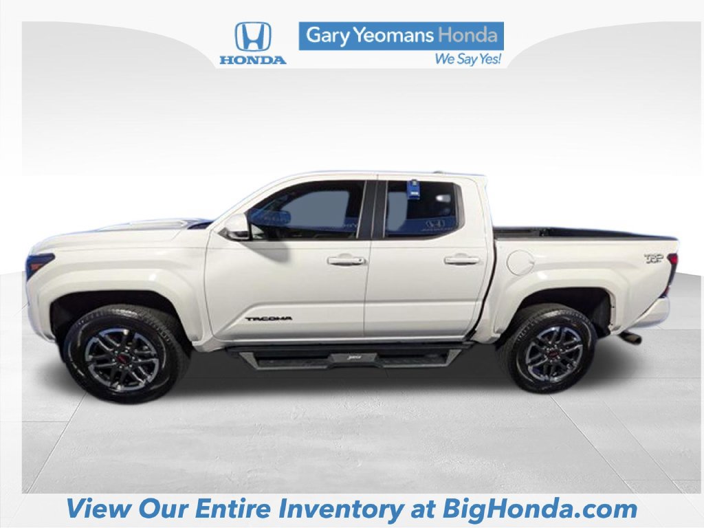 Used 2025 Toyota Tacoma TRD Sport AWD/4WD image 9