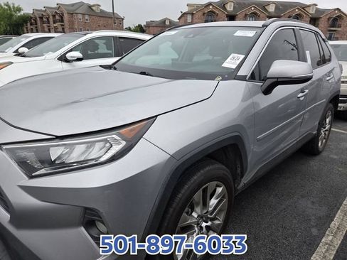 Used 2019 Toyota RAV4 XLE Premium FWD image 5