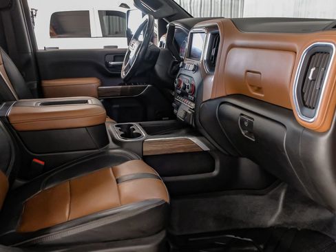 Used 2022 Chevrolet Silverado 3500 High Country w/ Technology Package AWD/4WD image 12