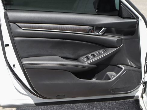 Used 2020 Honda Accord EX image 14