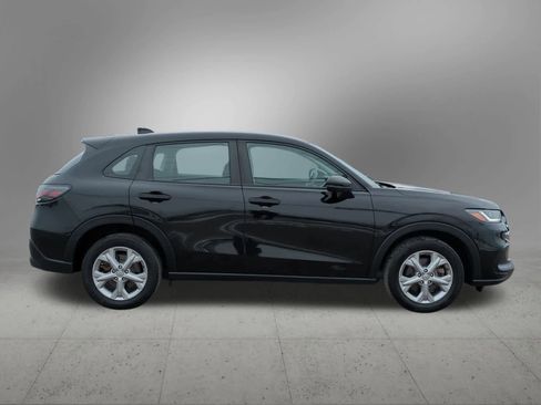 Used 2023 Honda HR-V LX image 7