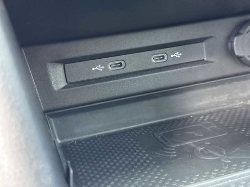 Used 2023 Volkswagen Tiguan SE R-Line image 37