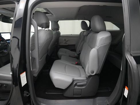 Used 2023 Toyota Sienna XLE image 16