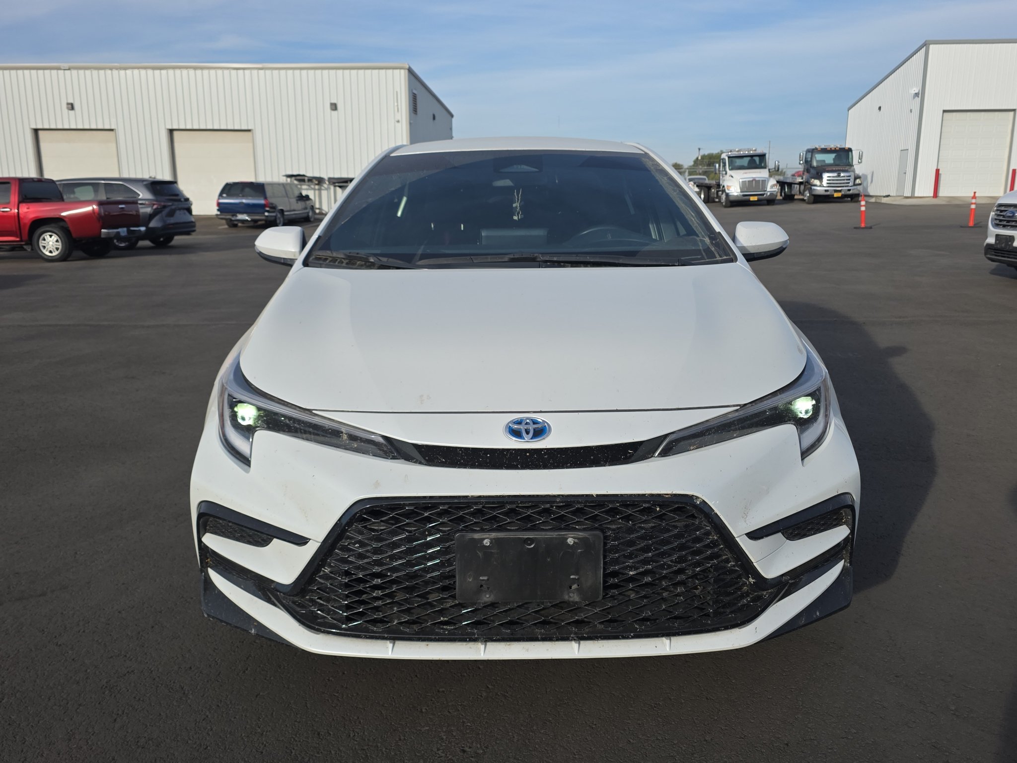 Used 2024 Toyota Corolla SE FWD image 2