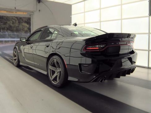 Used 2019 Dodge Charger Scat Pack w/ Dynamics Package RWD image 6