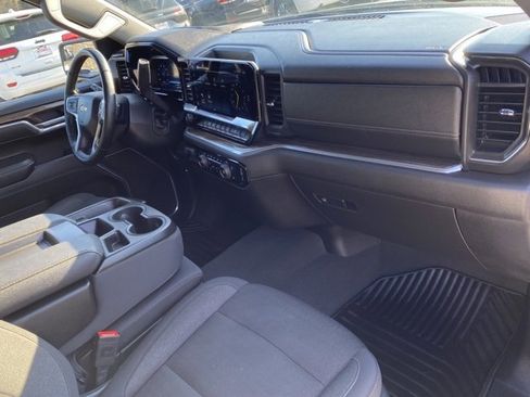Used 2025 Chevrolet Silverado 1500 LT image 18