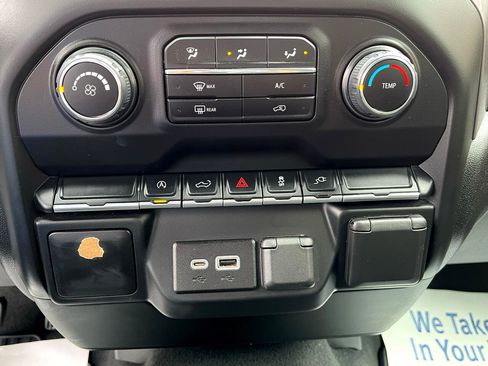 Used 2021 Chevrolet Silverado 1500 Custom image 27