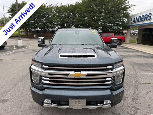Used 2020 Chevrolet Silverado 2500 High Country w/ Safety Package II AWD/4WD image 9